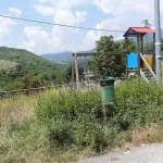 Teramo, il degrado del piazzale del palazzetto dello sport; il movimento Vivi Città: "Chi è responsabile paghi"