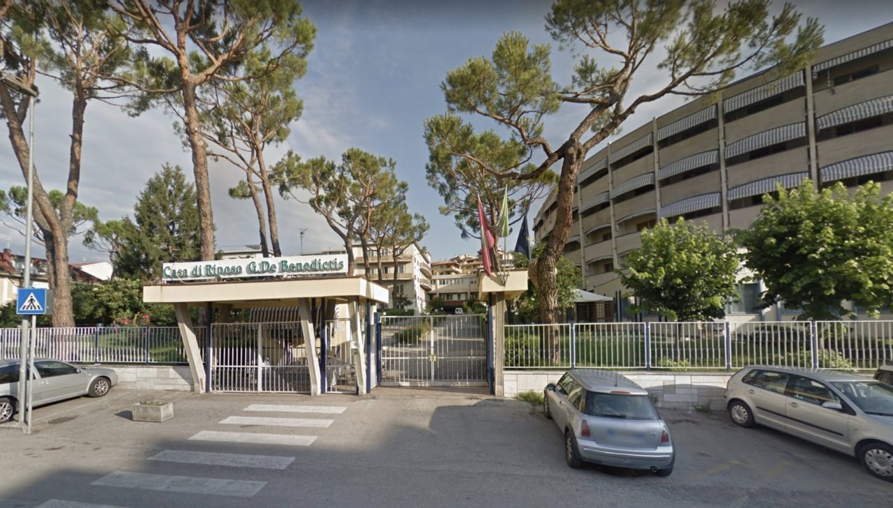 Teramo, anziana si butta dal balcone della Casa di Riposo De Benedictis: in fin di vita